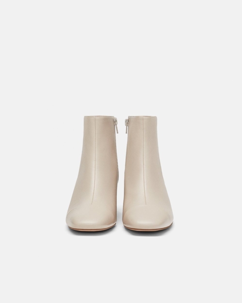 Mid-heel ankle boots with toecap
